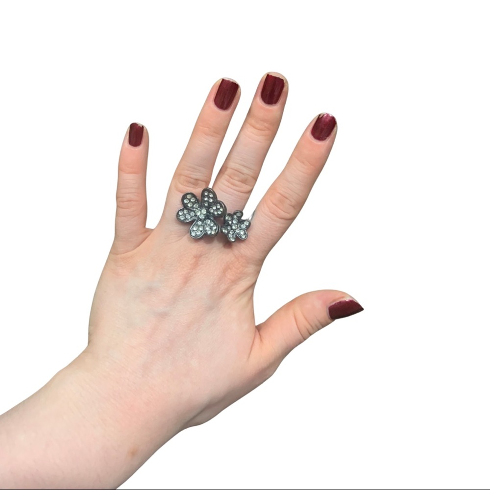 Flower & Rhinestone Fashion Statement Ring - Picture 5 of 5